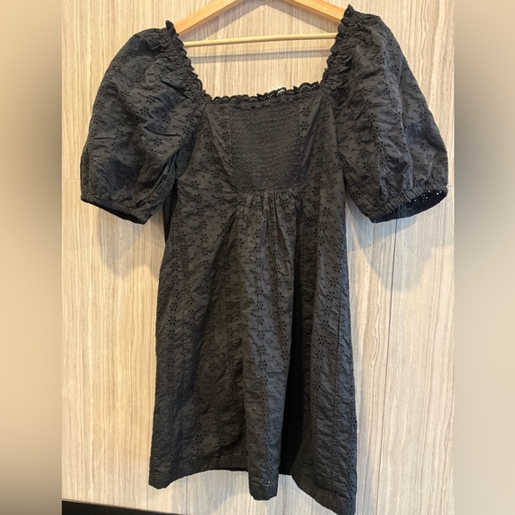 GAP Black Eyelet Puff Sleeve Mini Dress - Picture 2 of 4